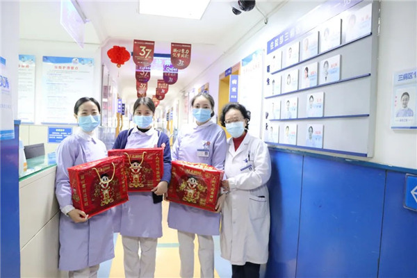 大年初一，四川省生殖健康研究中心附属生殖专科医院领导看望慰问在岗职工与住院患者！_院内新闻_四川省生殖健康研究中心附属生殖专科医院