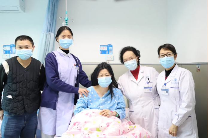 大年初一，四川省生殖健康研究中心附属生殖专科医院领导看望慰问在岗职工与住院患者！_院内新闻_四川省生殖健康研究中心附属生殖专科医院