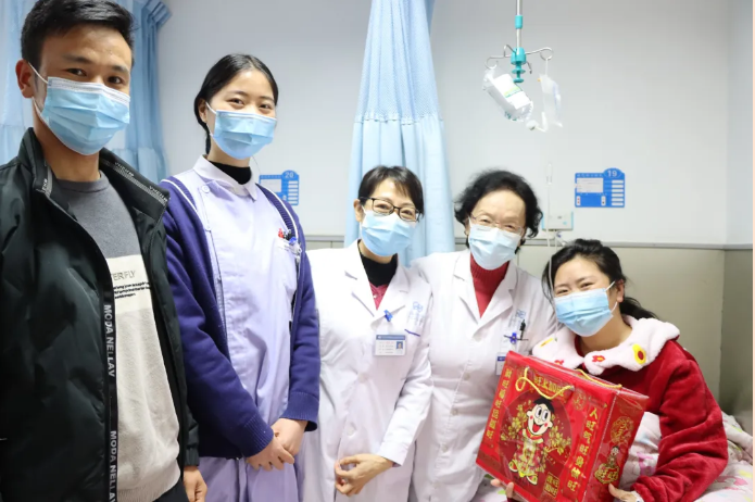 大年初一，四川省生殖健康研究中心附属生殖专科医院领导看望慰问在岗职工与住院患者！_院内新闻_四川省生殖健康研究中心附属生殖专科医院