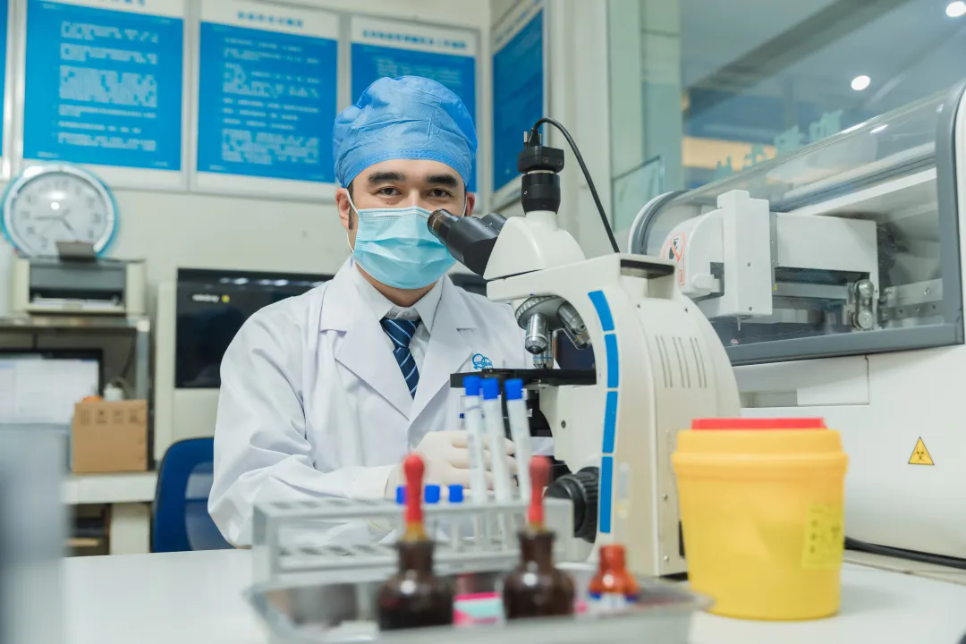 检验科负责人，周晓林